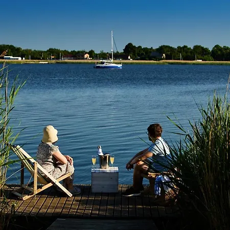 Kurort Stara Wedzarnia アパートホテル 4*